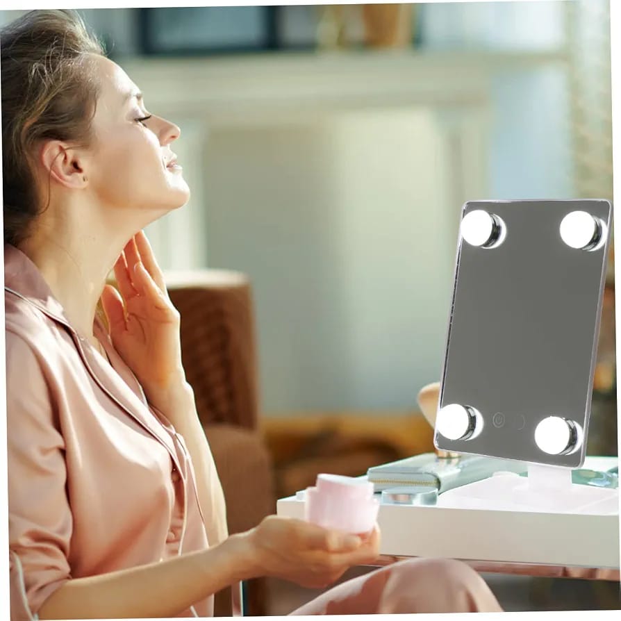 مرآة مضيئة